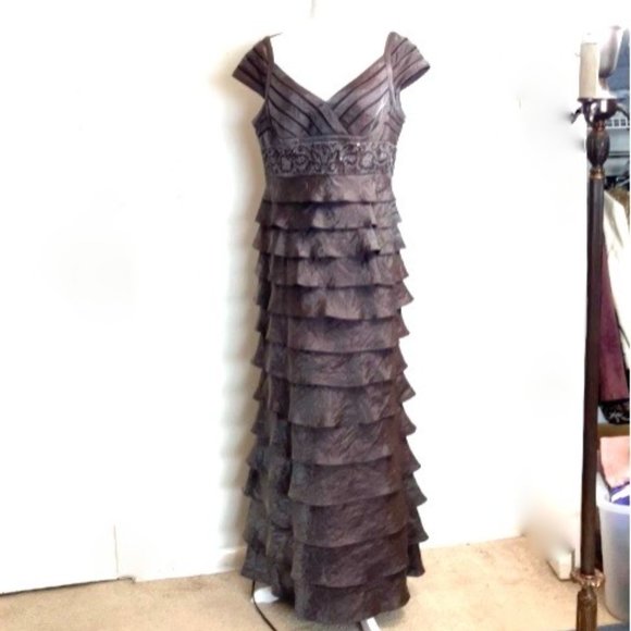 green emerald velvet dress Adrianna Papell Occasions Cocktail Ruffle Tiered Evening Dress